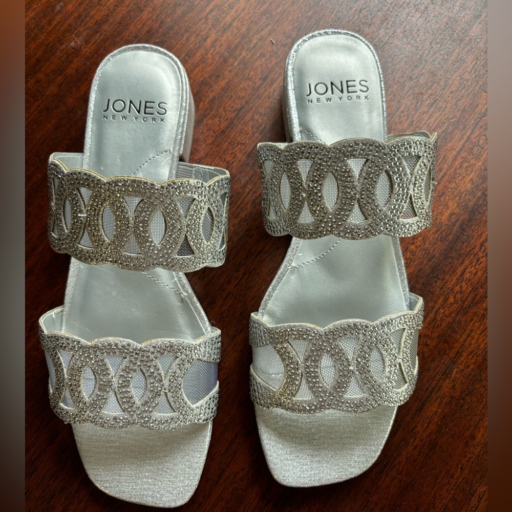 Jones New York Shoes. 6.5 New in box.